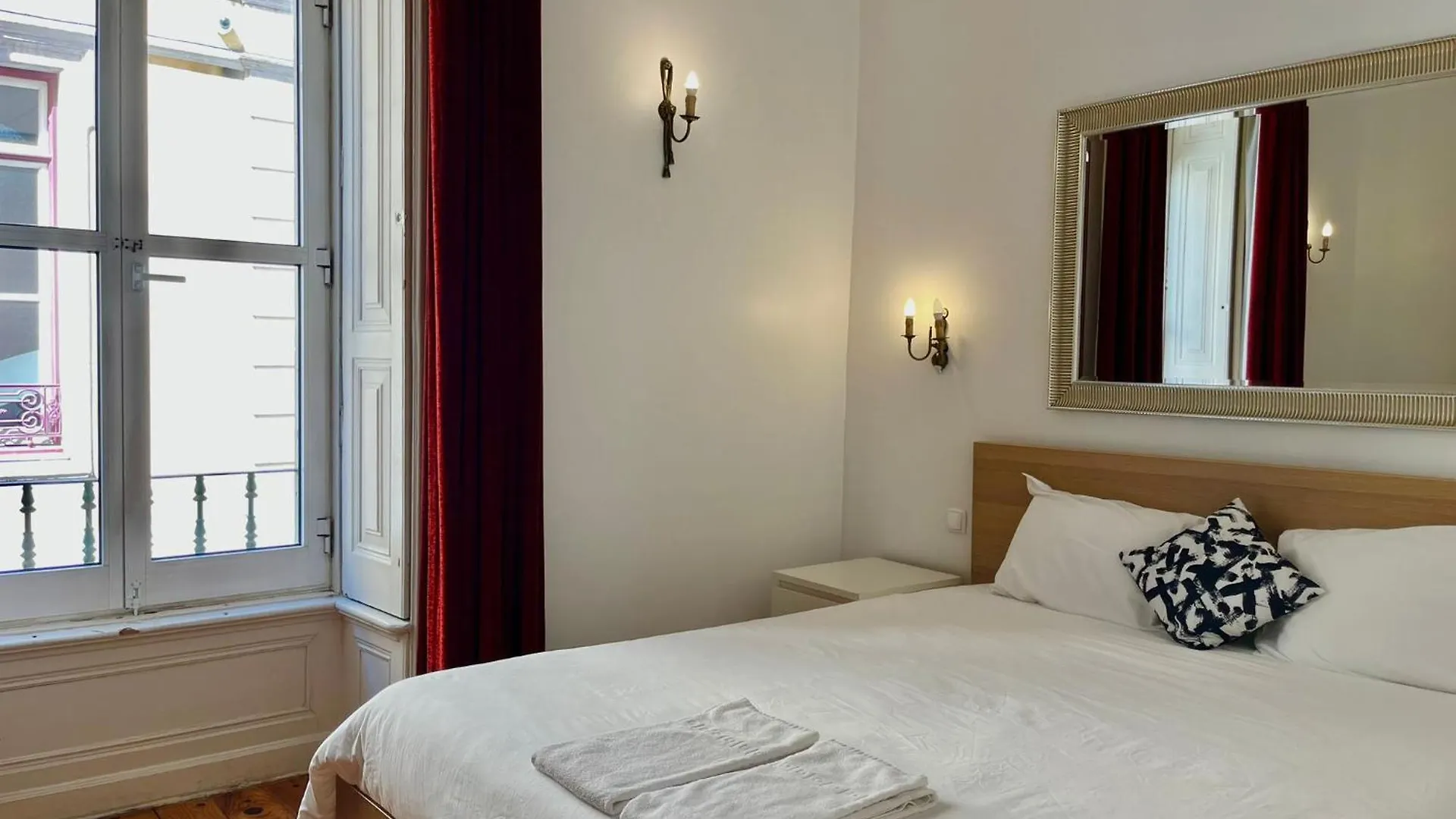 3 Bedroom, 2 Bathroom - Palma Residence Lisboa Portugal