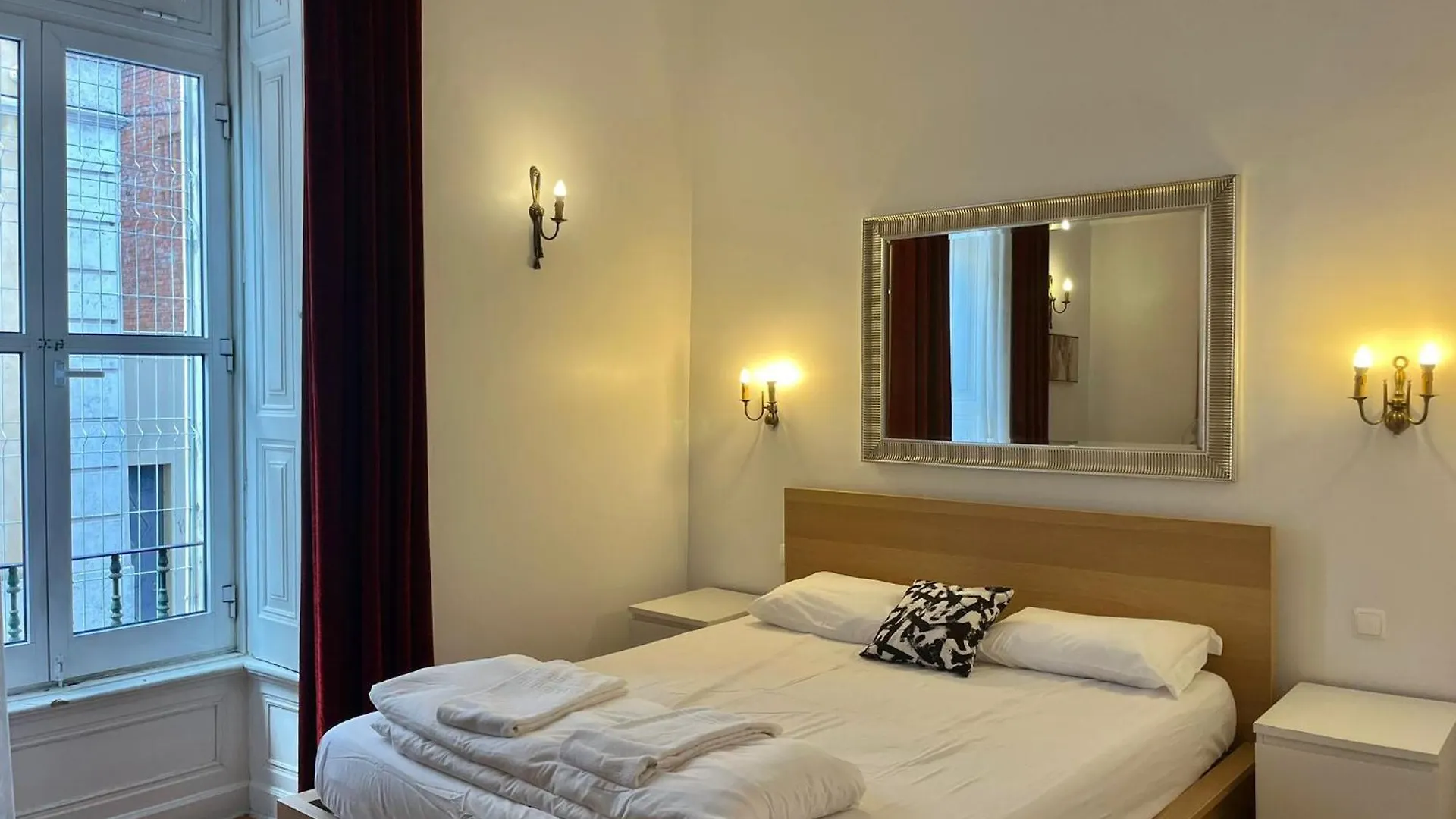 3 Bedroom, 2 Bathroom - Palma Residence Lisbon 0*,  Portugal