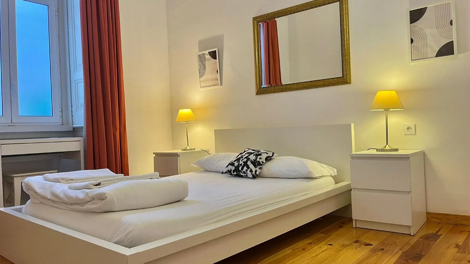 3 Bedroom, 2 Bathroom - Palma Residence Lisbon 0*,